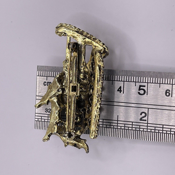 Vintage Christmas Sled Santa's Sleigh Pin Brooch Presents Enamel Rhinestone Gold - Picture 7 of 7